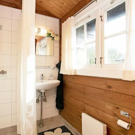 Two-bedroom Holiday In 6 Semesterbostad *