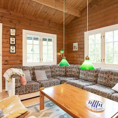 Two-bedroom Holiday In 6 *